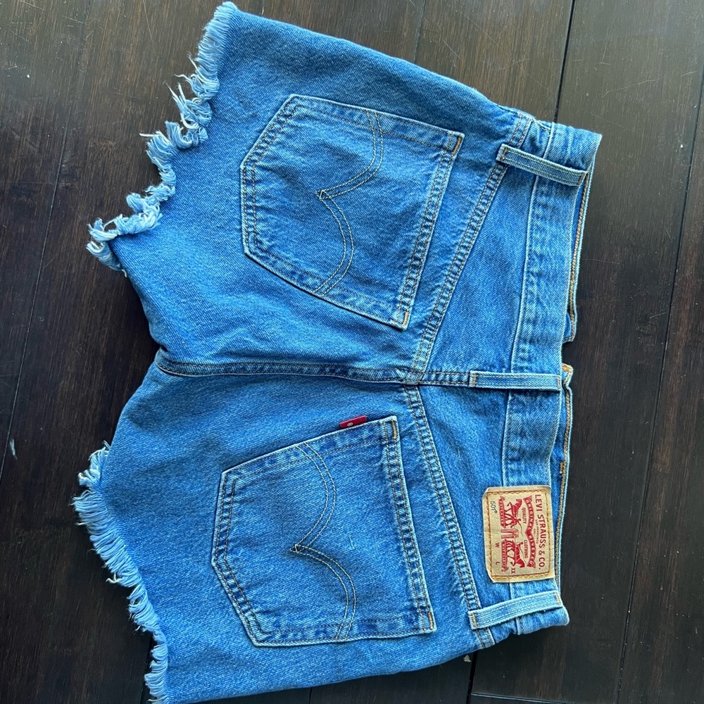 Levi's - Picture 3 of 5
